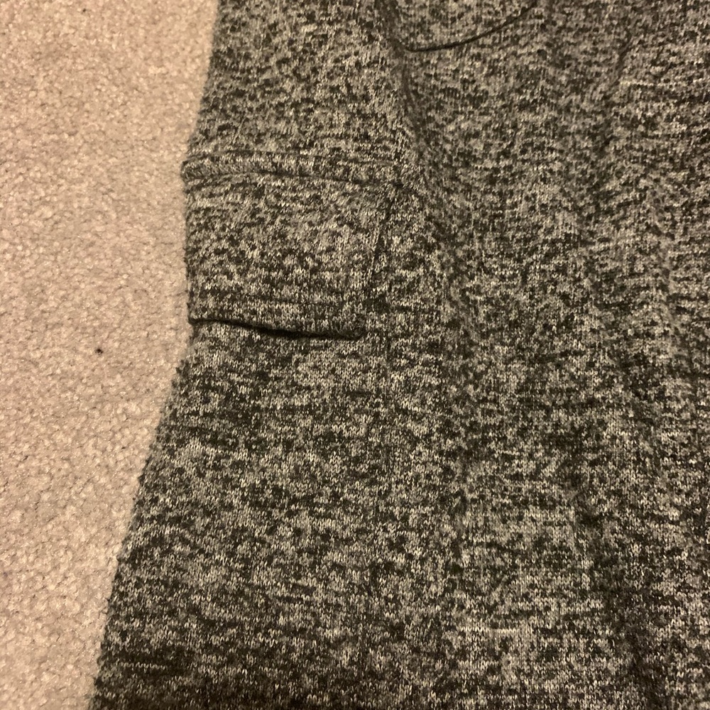 Gray sweatpants with pockets on the side - Picture 2 of 5